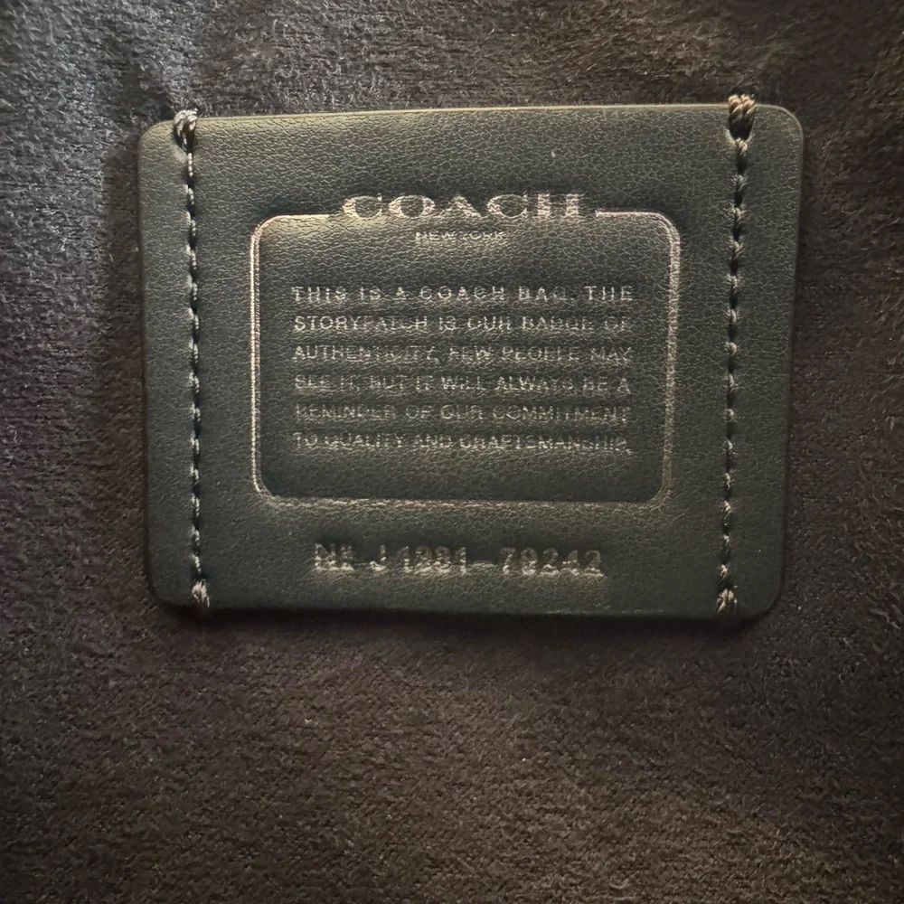 Coach Quilted Leather Shoulder Bag in Navy Blue with Gunmetal Chain - Picture 11 of 16